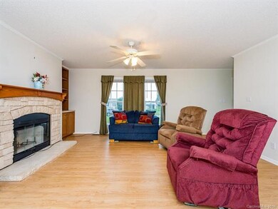 275 Lamonda Dr, Hendersonville, NC 28792 - photo 3