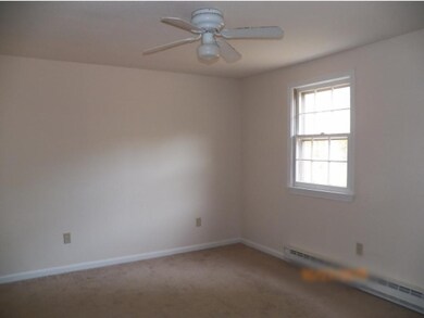81 Granite St unit 81, Londonderry, NH 03053 - photo 5