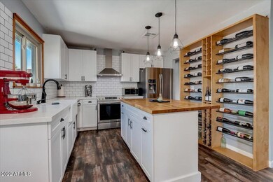 16-N Rita Ln-016