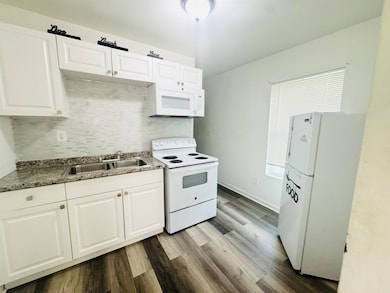 824 Golden St unit A and B, Tallahassee, FL 32304 - photo 2