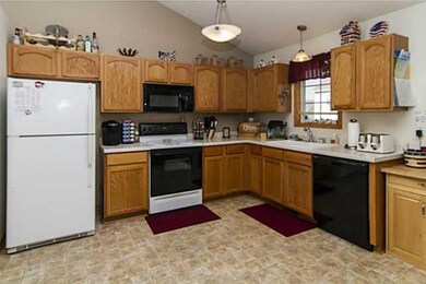 2633 Whispering Ridge Dr, Des Moines, IA 50320 - photo 2