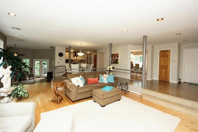 8-Living Room-29 Jonathan Holmes Rd
