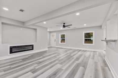 8 W Wotring St