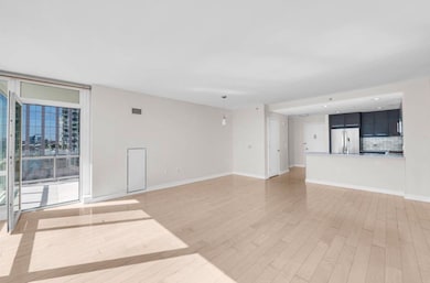 Crystal Point unit 703, Jersey City, NJ 07302 - photo 4