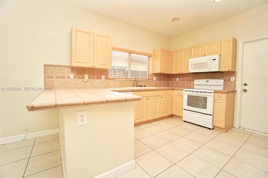 13424 SW 122nd Ave unit n/a, Miami, FL 33186 - photo 3