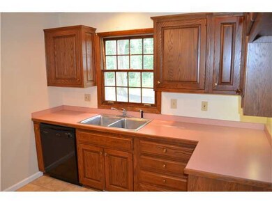 1263 Vinewood Dr, Columbus, OH 43229 - photo 2