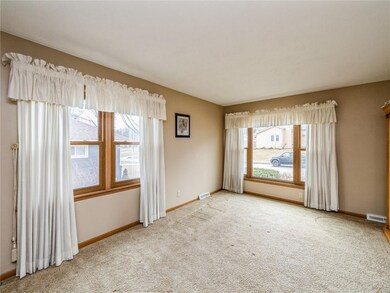 3213 Brookview Dr, West Des Moines, IA 50265 - photo 4