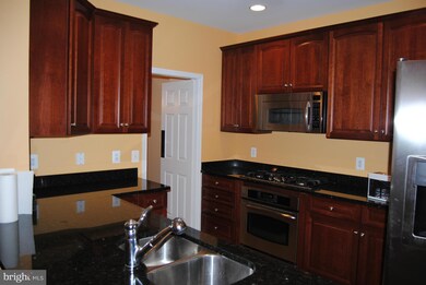 14769 Potomac Branch Dr unit 20, Woodbridge, VA 22191 - photo 5