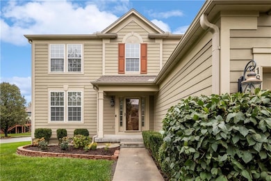 1864 W Concord Dr, Olathe, KS 66061 - photo 2