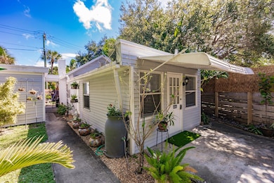 808 N Palmway unit A, Lake Worth, FL 33460 - photo 2