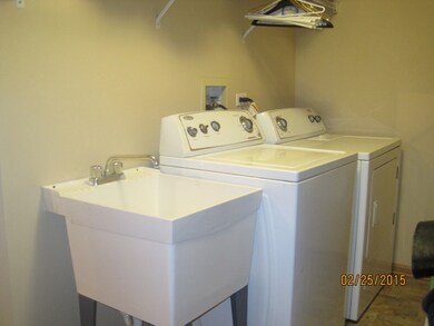 914 Cynthia Ln, Lake In the Hills, IL 60156 - photo 7