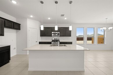 1904 Cheyenne- Kitchen-2
