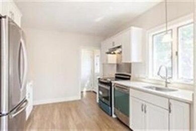 48 Humphrey St unit 2, Swampscott, MA 01907 - photo 2