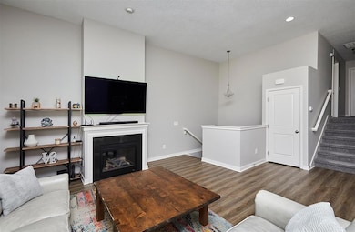 7887 Cottonwood Ln, West Des Moines, IA 50266 - photo 3