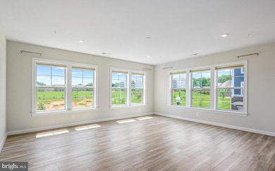 21894 Hawksbill High Cir unit 201, Sterling, VA 20164 - photo 4