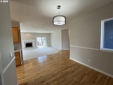 855 NW Maple Ln, Redmond, OR 97756 - photo 3