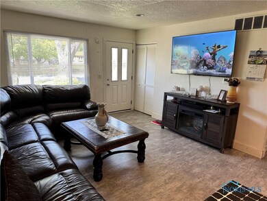 128 Sierra Ct, Toledo, OH 43607 - photo 2