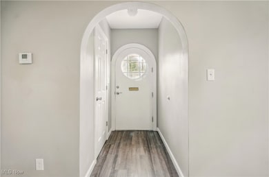 414 10th St, Struthers, OH 44471 - photo 2