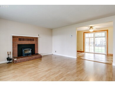 Living Room/Dining Room