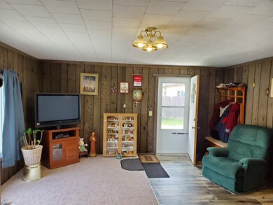 209 N Posey St, Windfall, IN 46076 - photo 2