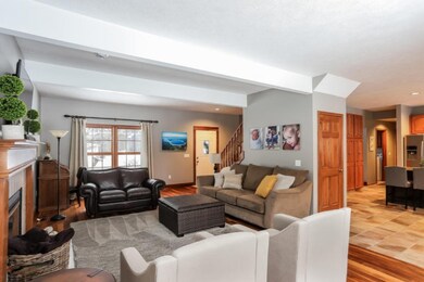 006-photo-living-room-6714006