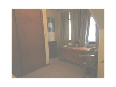 Master Bedroom. Sitting Area