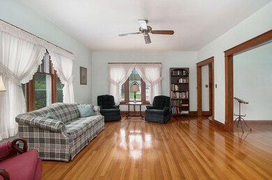 604 E Michigan Ave, Marshall, MI 49068 - photo 4