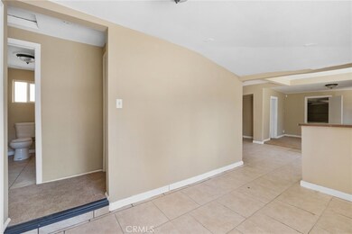 13610 S Vesta Ave, Compton, CA 90222 - photo 5