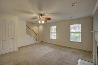 3299 Queensgate (27)0027