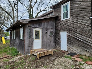 1202 N Kurzweil Rd, Raymore, MO 64083 - photo 2