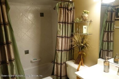 24 Rutherford Ct, Staten Island, NY 10309 - photo 5