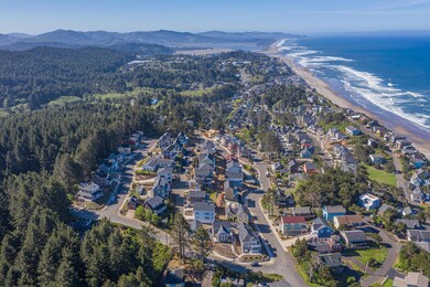 2327 SW Driftwood Ln, Lincoln City, OR 97367 - photo 4