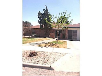 336 Roslyn Dr, Horizon City, TX 79928 - photo 2