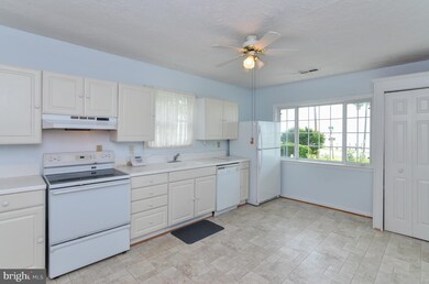 1303 Irving Ave, Colonial Beach, VA 22443 - photo 5