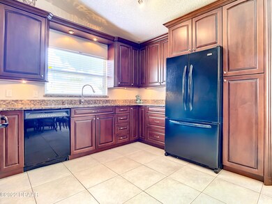 1425 Golf Avenue-15