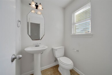 2635 Skyview Trace Ct, Houston, TX 77047 - photo 7