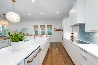 09-Kitchen Side View