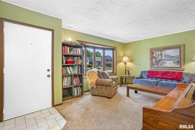 2503 W 60th Place, Davenport, IA 52806 - photo 2