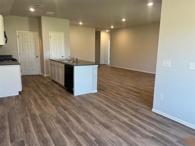 1205 E Ruger Ln, Mustang, OK 73064 - photo 6