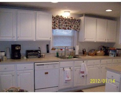 402 Andover St unit 1, Wilmington, MA 01887 - photo 2