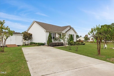 100 Stoney Creek Cir, Smithfield, NC 27577 - photo 2