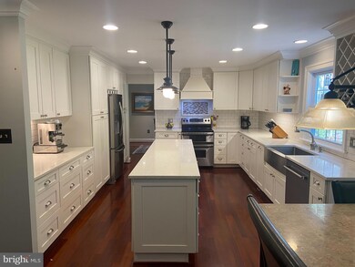 9917 Natick Rd, Burke, VA 22015 - photo 4