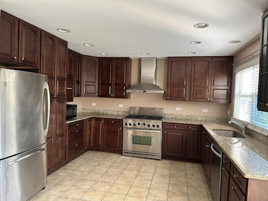 5490 Fox Path Ln, Hoffman Estates, IL 60192 - photo 3