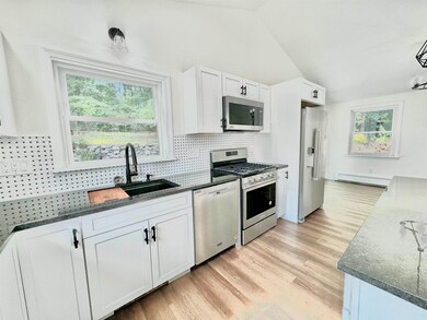 9 Berkshire Rd, Nashua, NH 03064 - photo 7