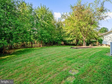 9425 Bethany Place, Montgomery Village, MD 20886 - photo 7