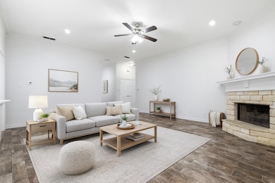 509 Forest Edge St, Burleson, TX 76028 - photo 3