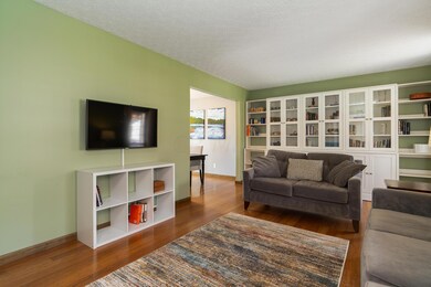3675 Inverary Dr-15