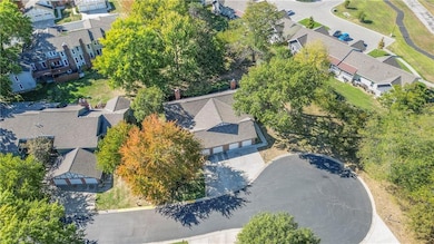 9902 Edelweiss Cir, Shawnee, KS 66203 - photo 2