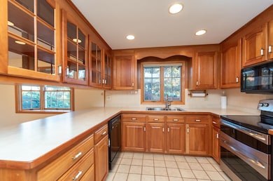 6 Douglas Dr, Salem, NH 03079 - photo 4