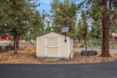 70120 Mustang Dr, Sisters, OR 97759 - photo 4